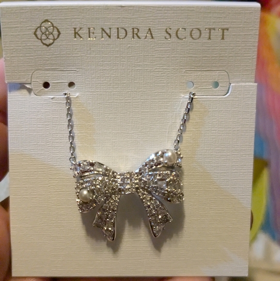 Kendra Scott Krista Silver Bow Short Pendant Necklace in White Mix - Picture 4 of 5